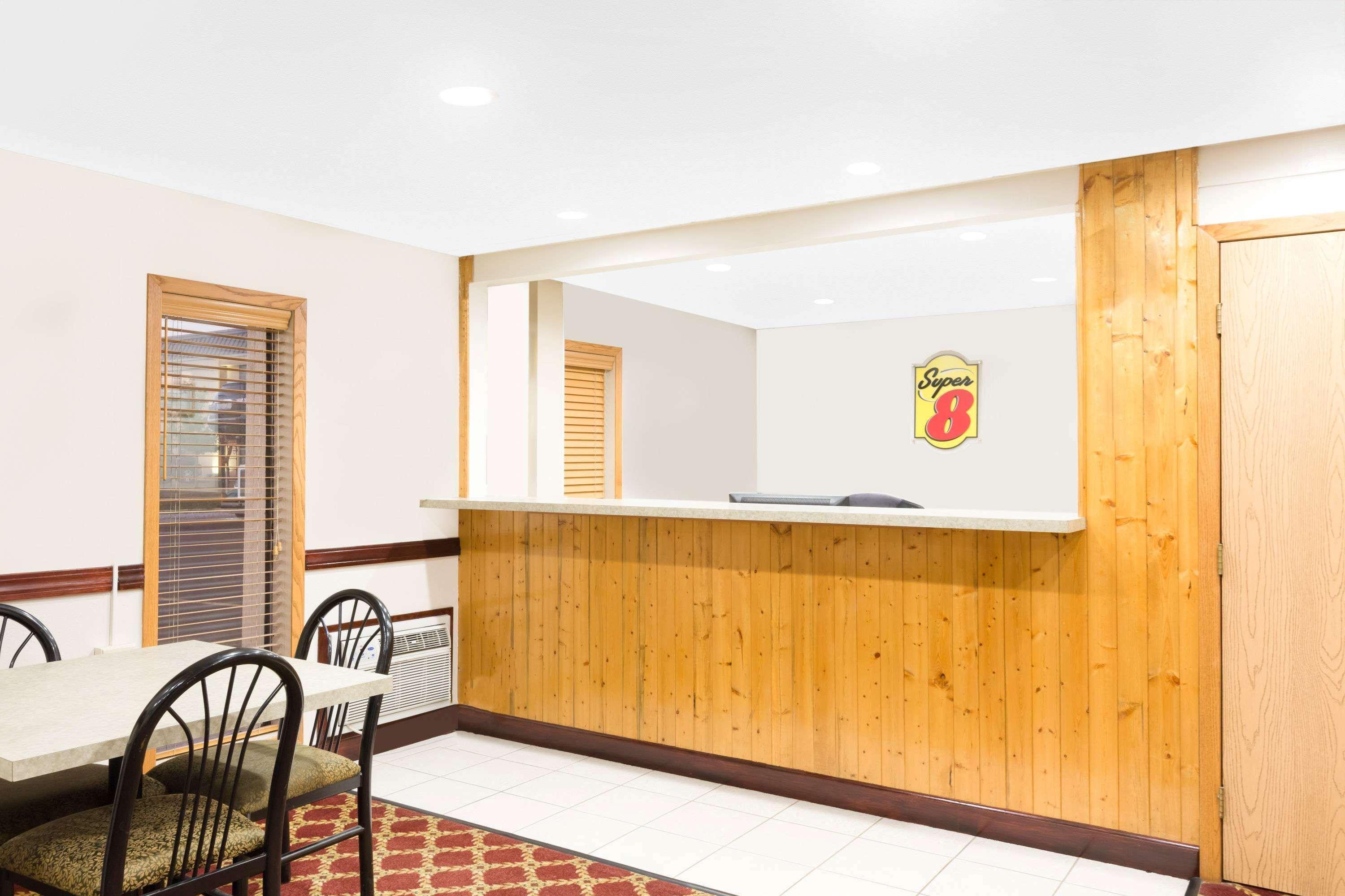 Super 8 By Wyndham Ames Exterior foto